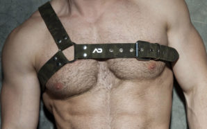 AD FETISH REDÉFINIT LES CODES DU HARNAIS